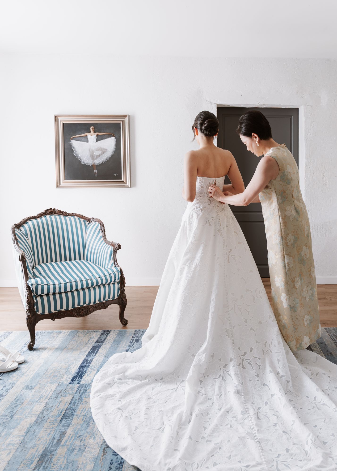 Elegant bridal suite at Château de Sanse